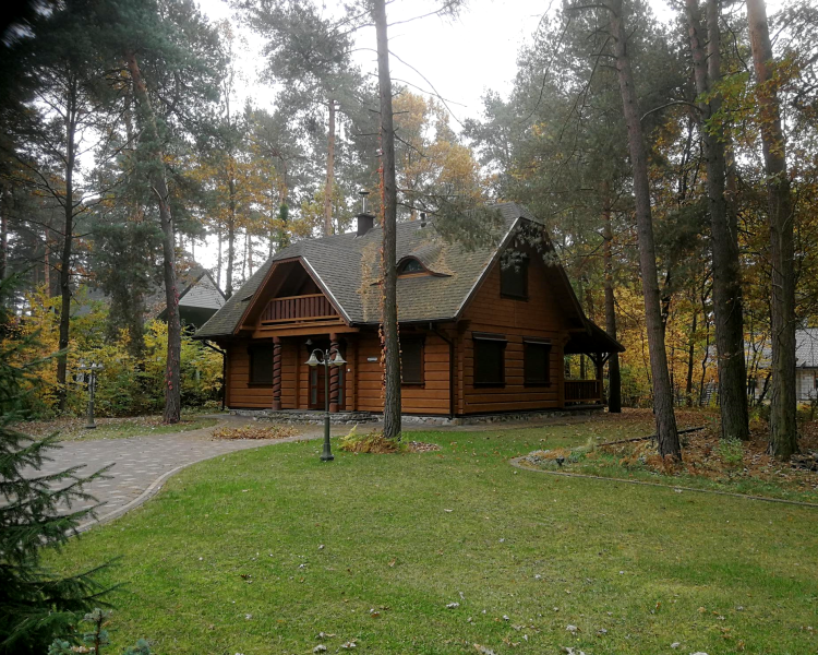 Dom z bali dom z drewna naturalny dom ciepły dom dom na lata